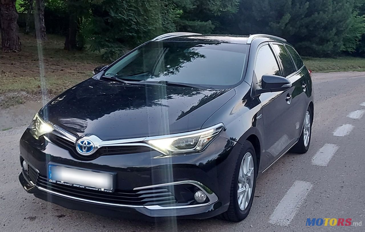 2015' Toyota Auris photo #2