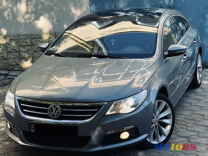 2009' Volkswagen Passat photo #1