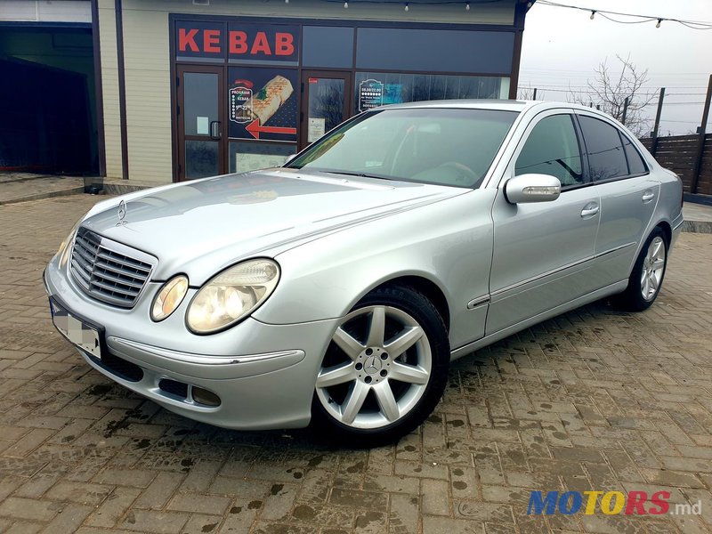 2006' Mercedes-Benz E Класс photo #2