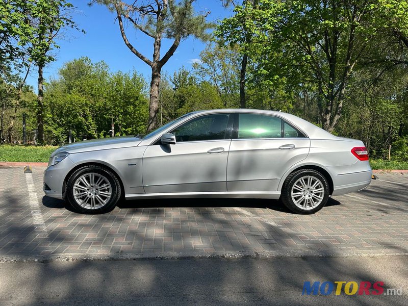 2009' Mercedes-Benz E-Class photo #5