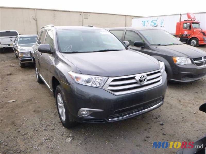 2013' Toyota Highlander photo #1