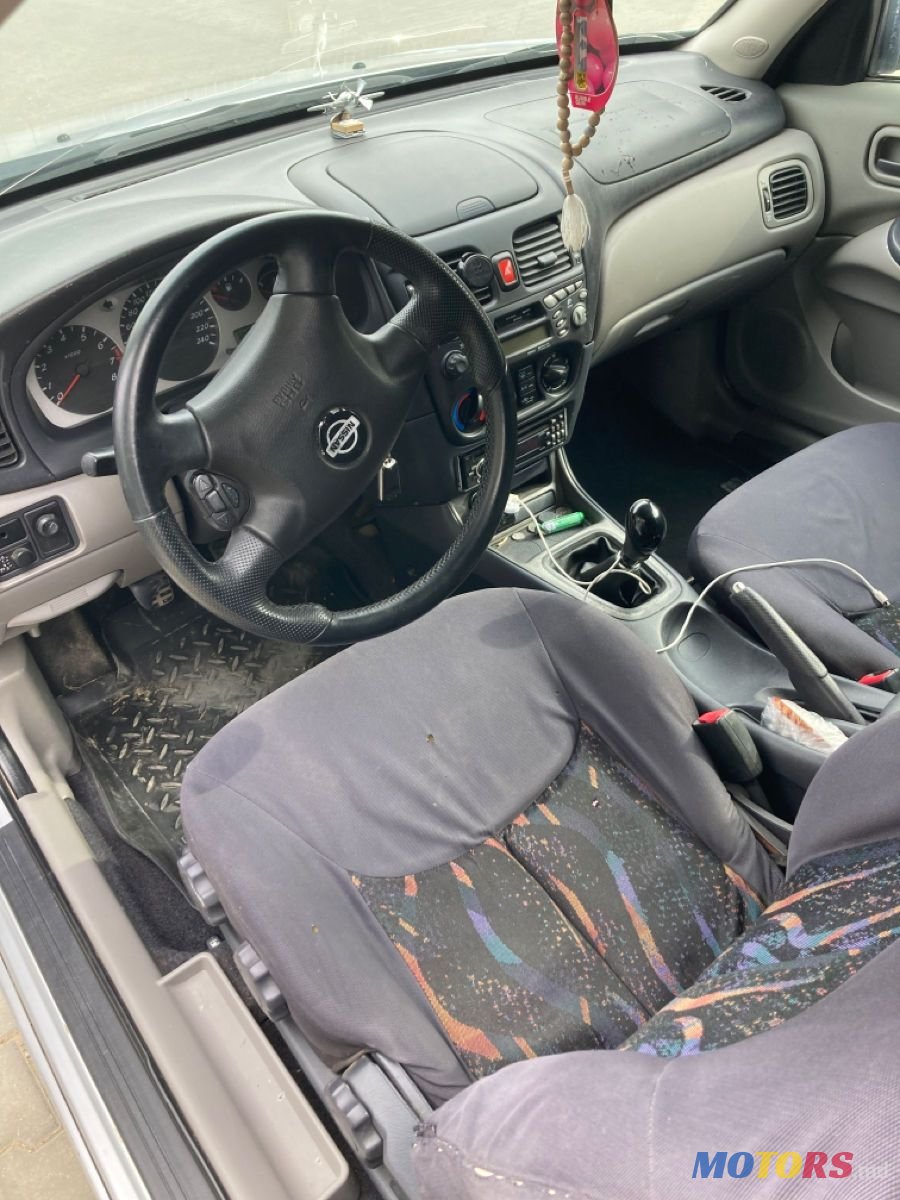 2001' Nissan Almera photo #4