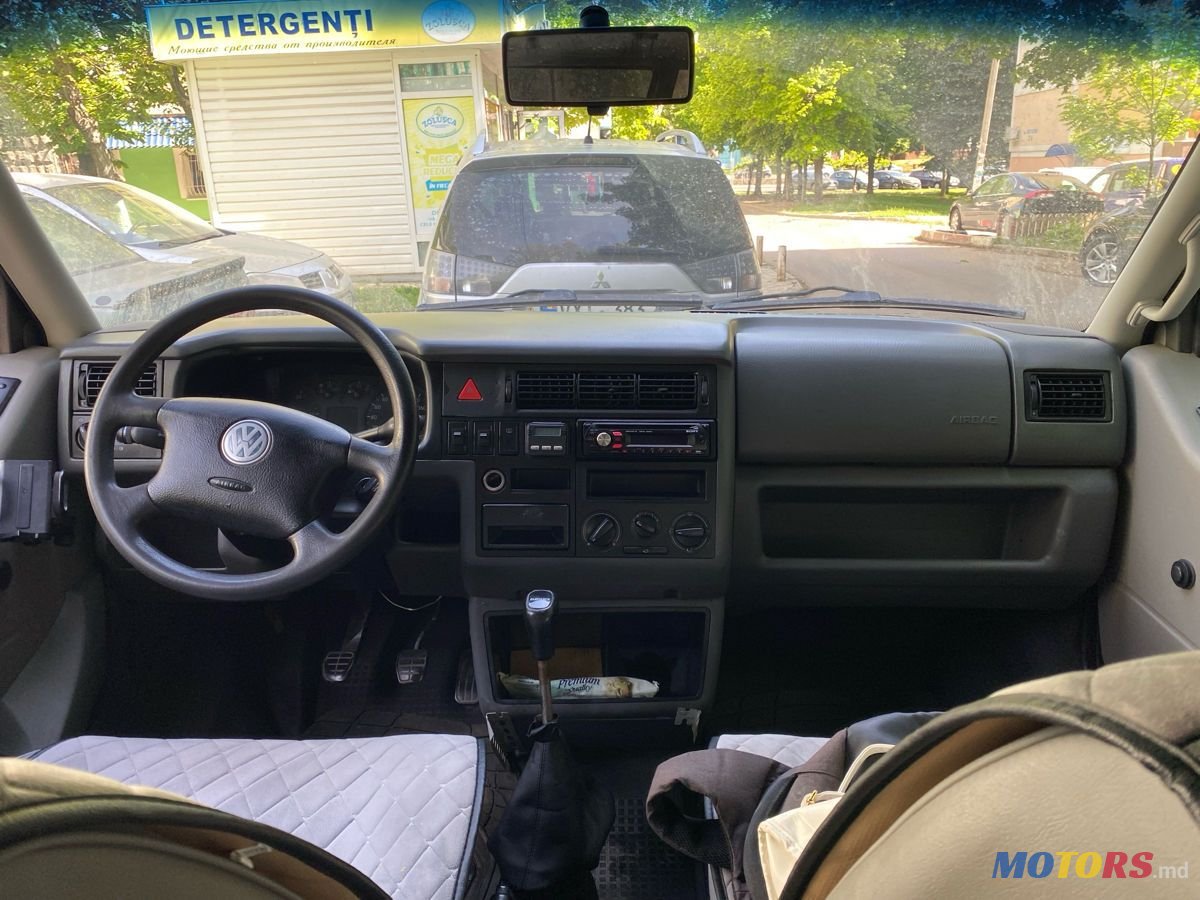 2001' Volkswagen Transporter photo #5