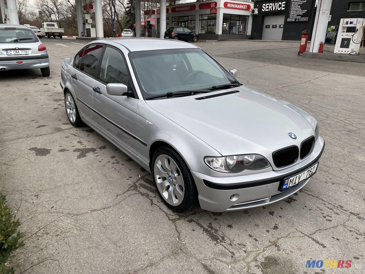 2004' BMW 3 Series photo #3