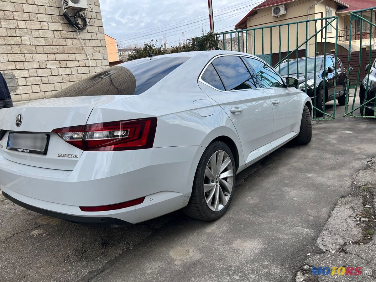 2016' Skoda Superb photo #5