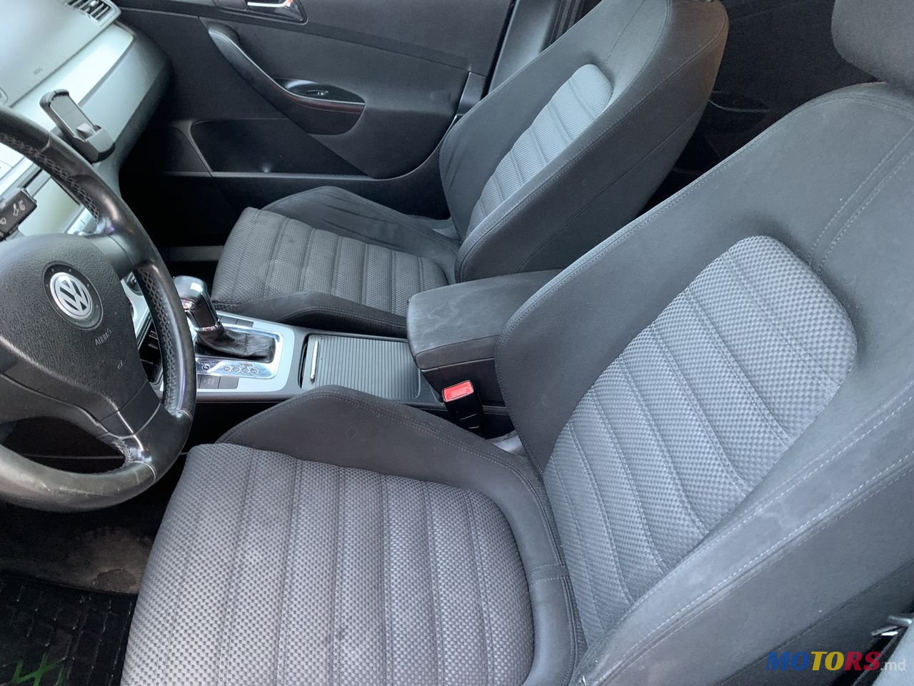 2007' Volkswagen Passat photo #6