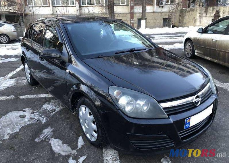 2005' Opel Astra photo #1