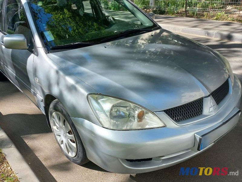 2005' Mitsubishi Lancer photo #2