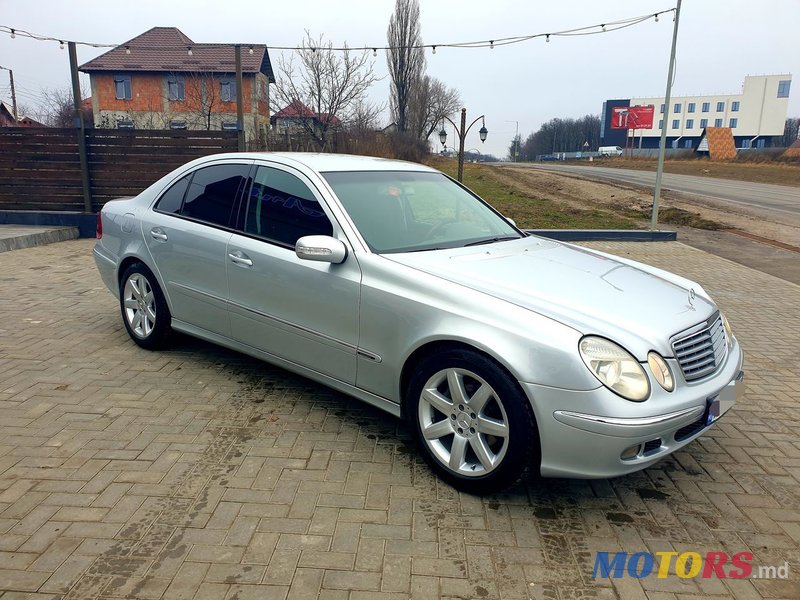 2006' Mercedes-Benz E Класс photo #5