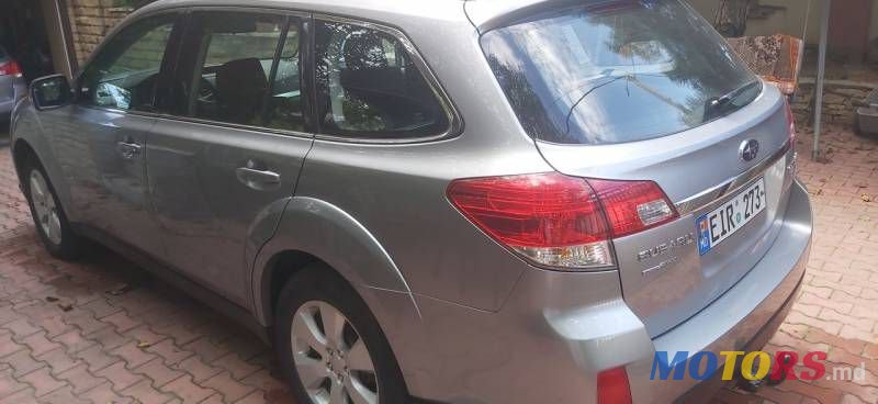 2009' Subaru Outback photo #2