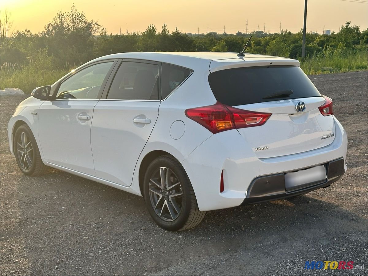 2014' Toyota Auris photo #3