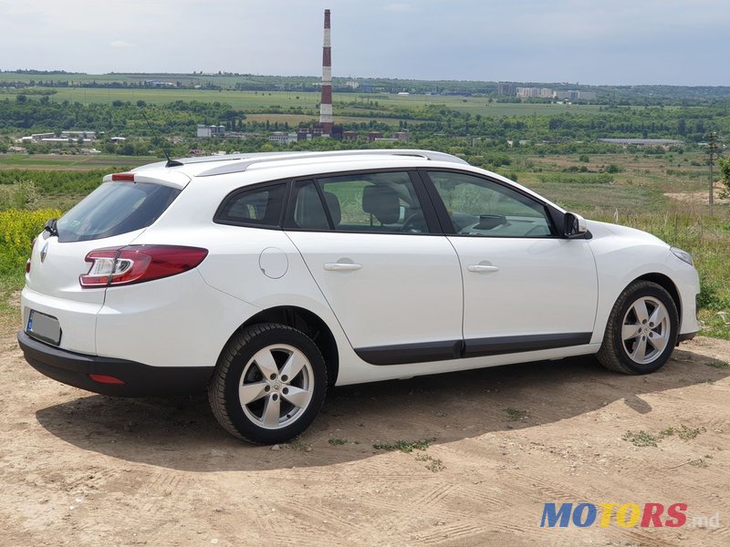 2014' Renault Megane photo #3