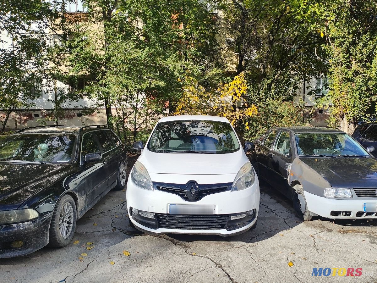 2014' Renault Grand Scenic photo #1