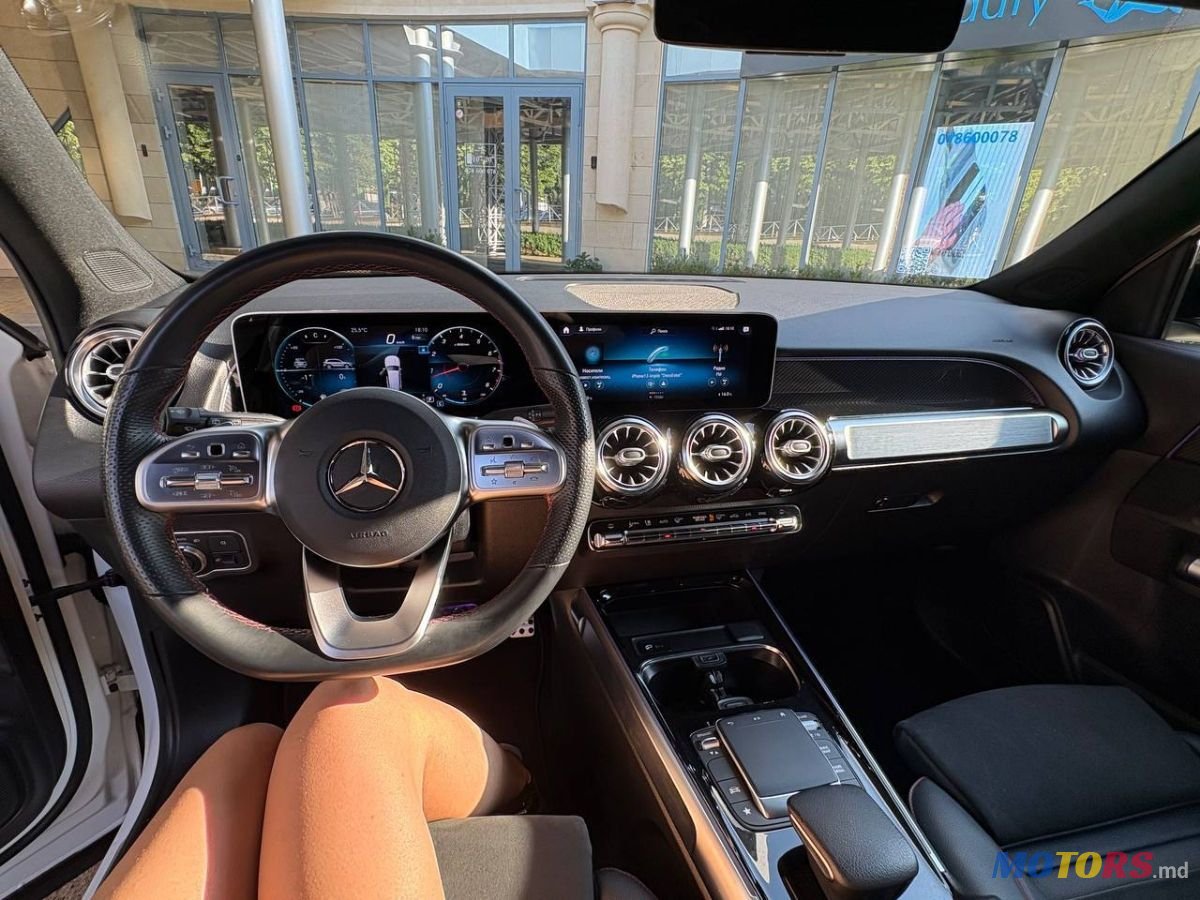 2021' Mercedes-Benz GLB photo #2