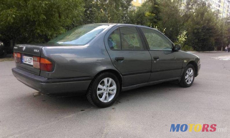 1993' Nissan Primera photo #3