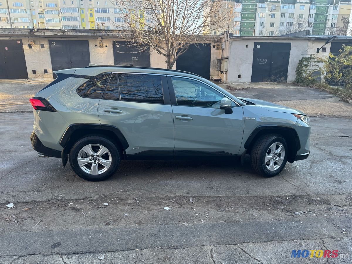 2021' Toyota RAV4 photo #4