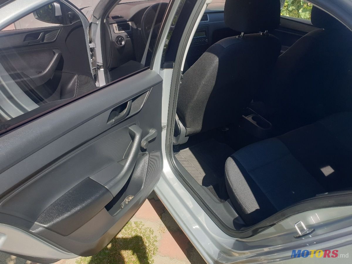 2013' Skoda Rapid photo #6