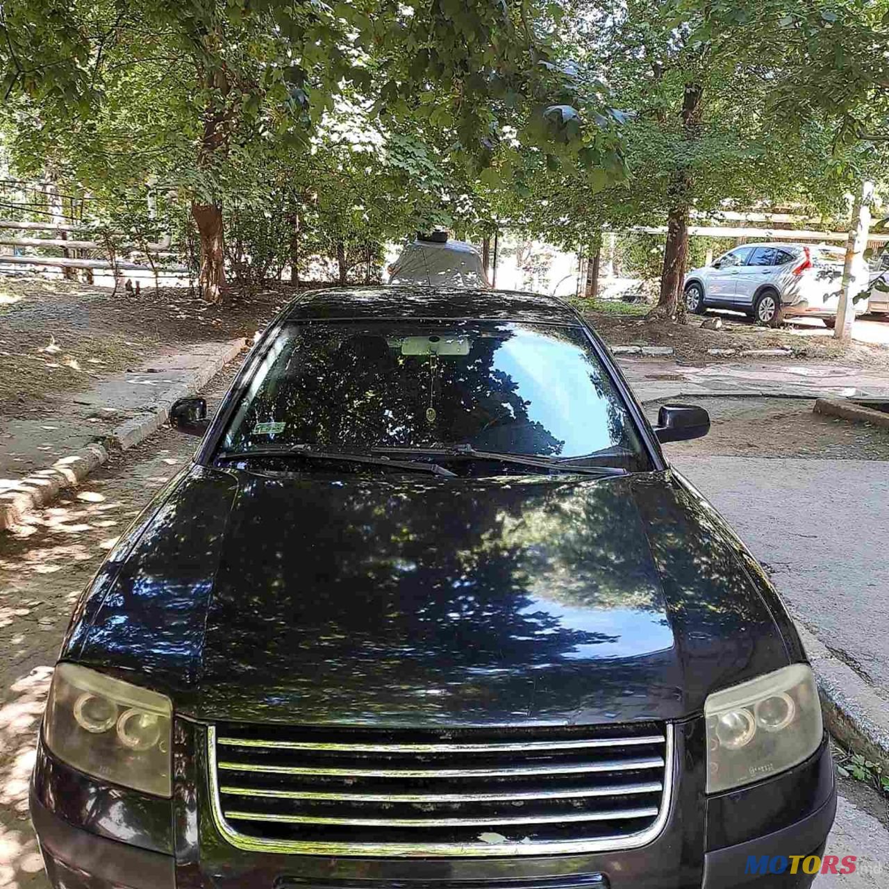 2004' Volkswagen Passat photo #5