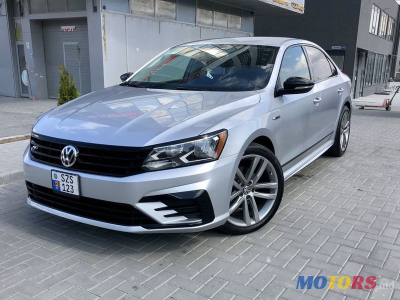 2017' Volkswagen Passat photo #1