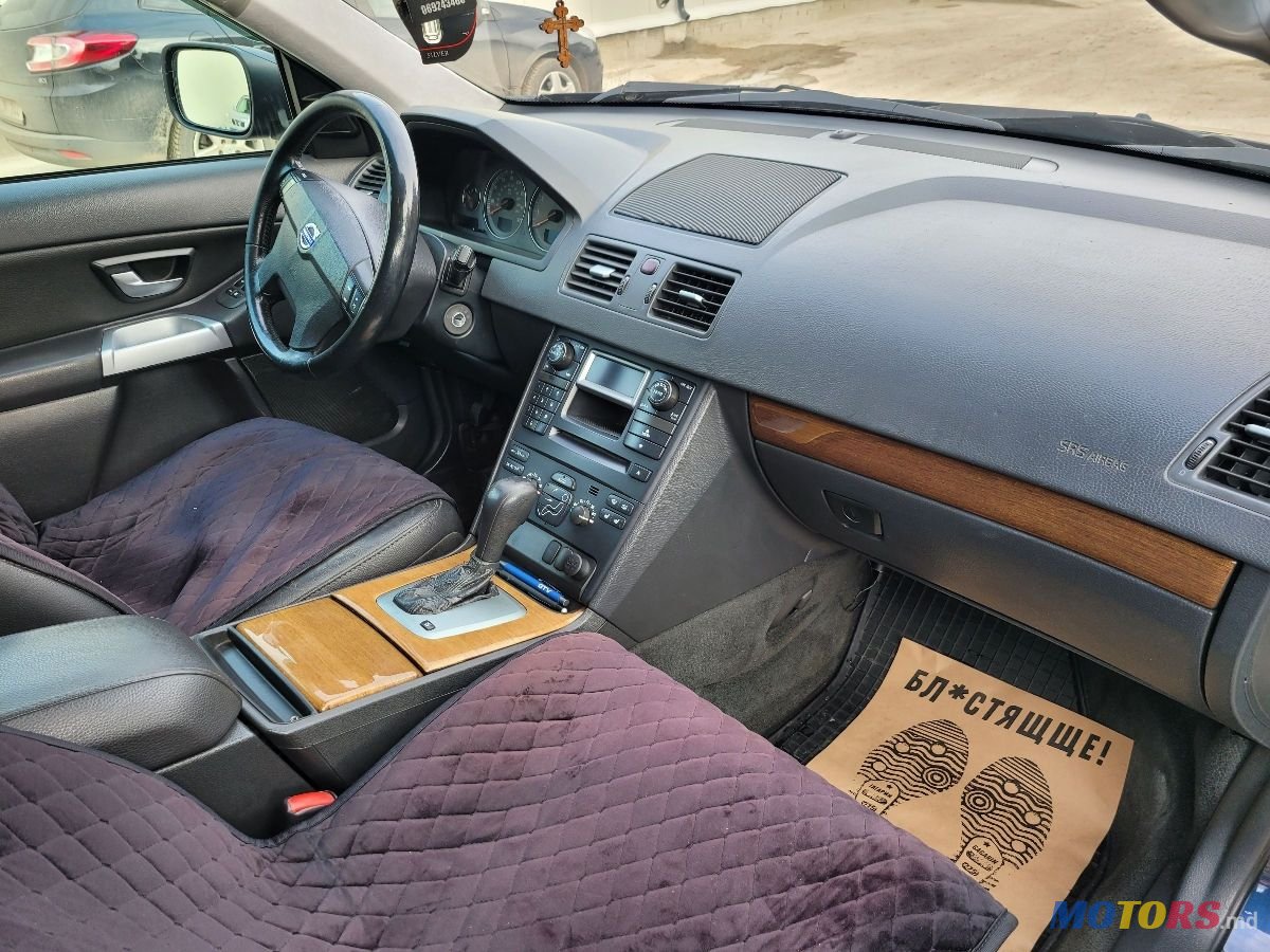 2004' Volvo XC90 photo #5