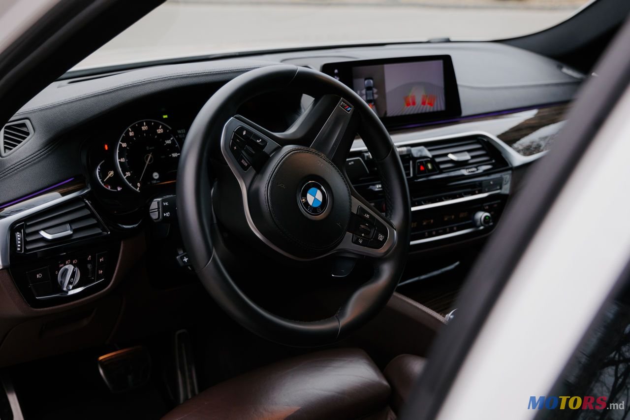 2017' BMW 5 Series photo #6