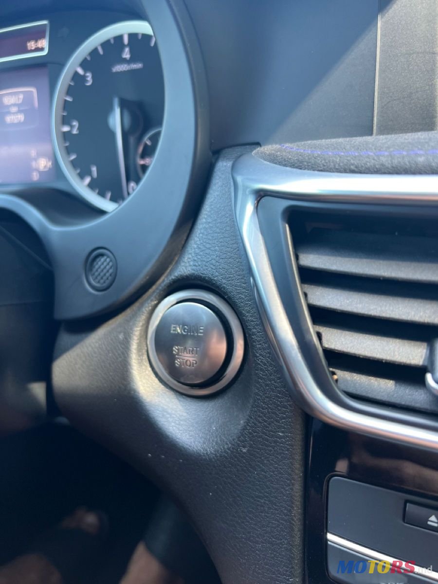 2016' Infiniti Q Series photo #6