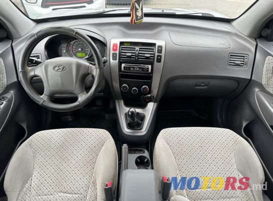 2005' Hyundai Tucson photo #4