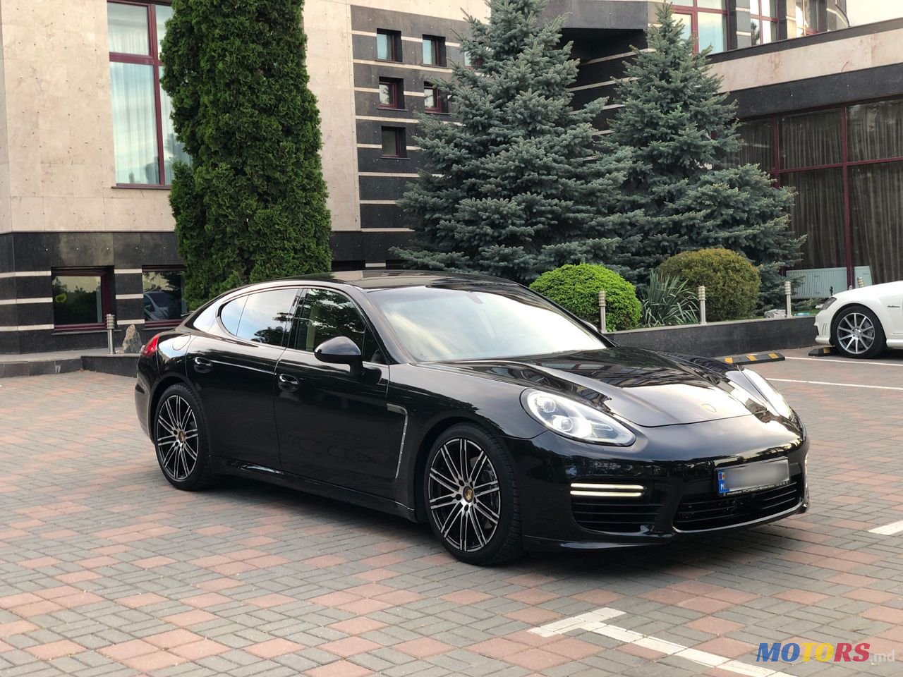 2014' Porsche Panamera photo #4