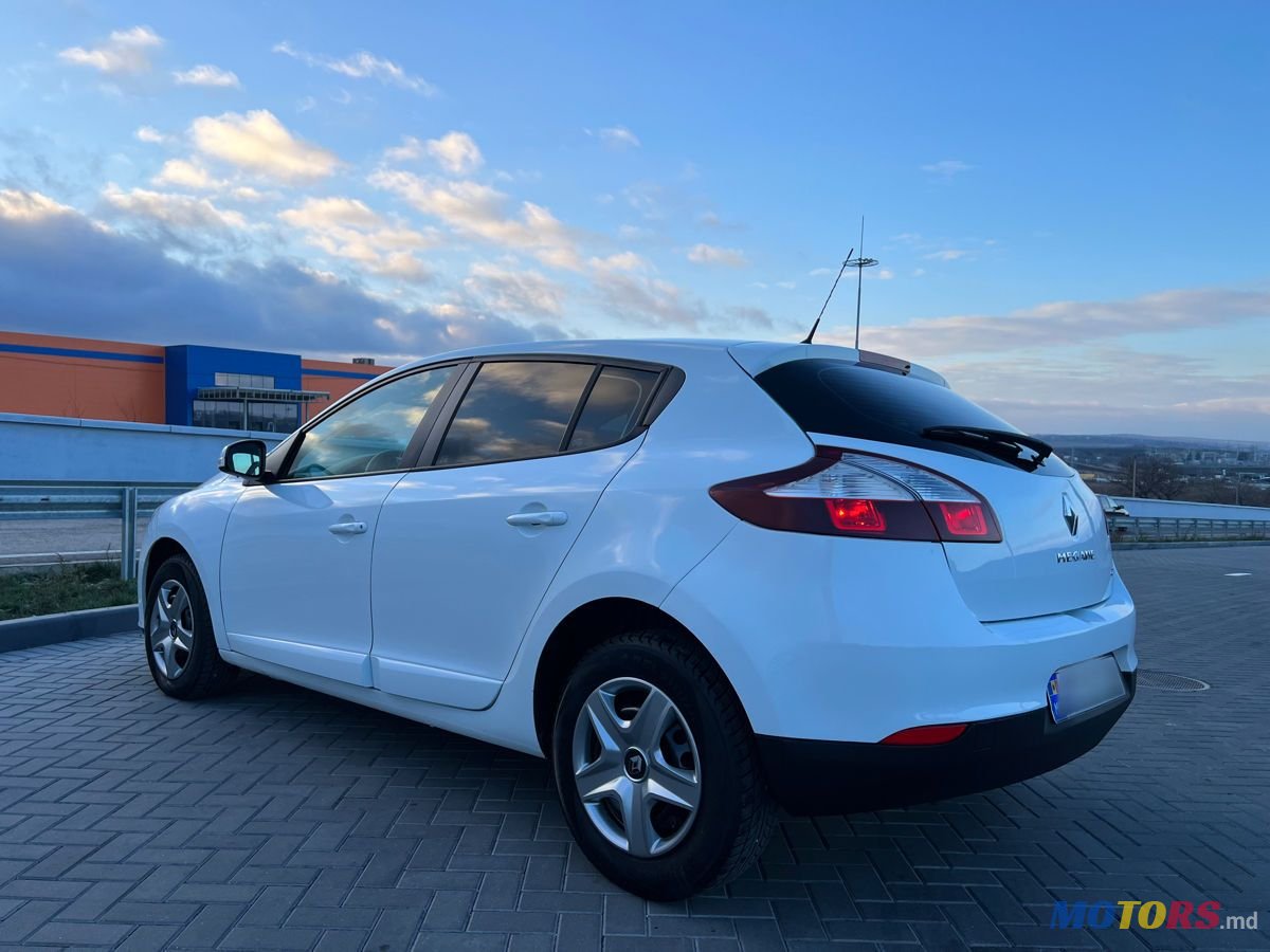 2015' Renault Megane photo #2