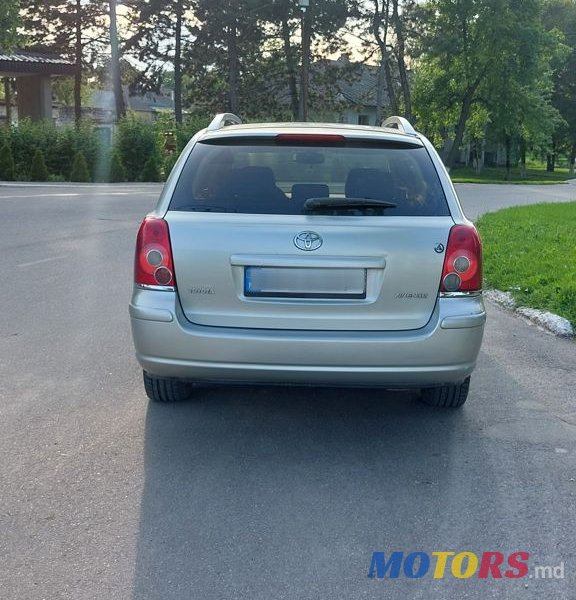 2008' Toyota Avensis photo #5