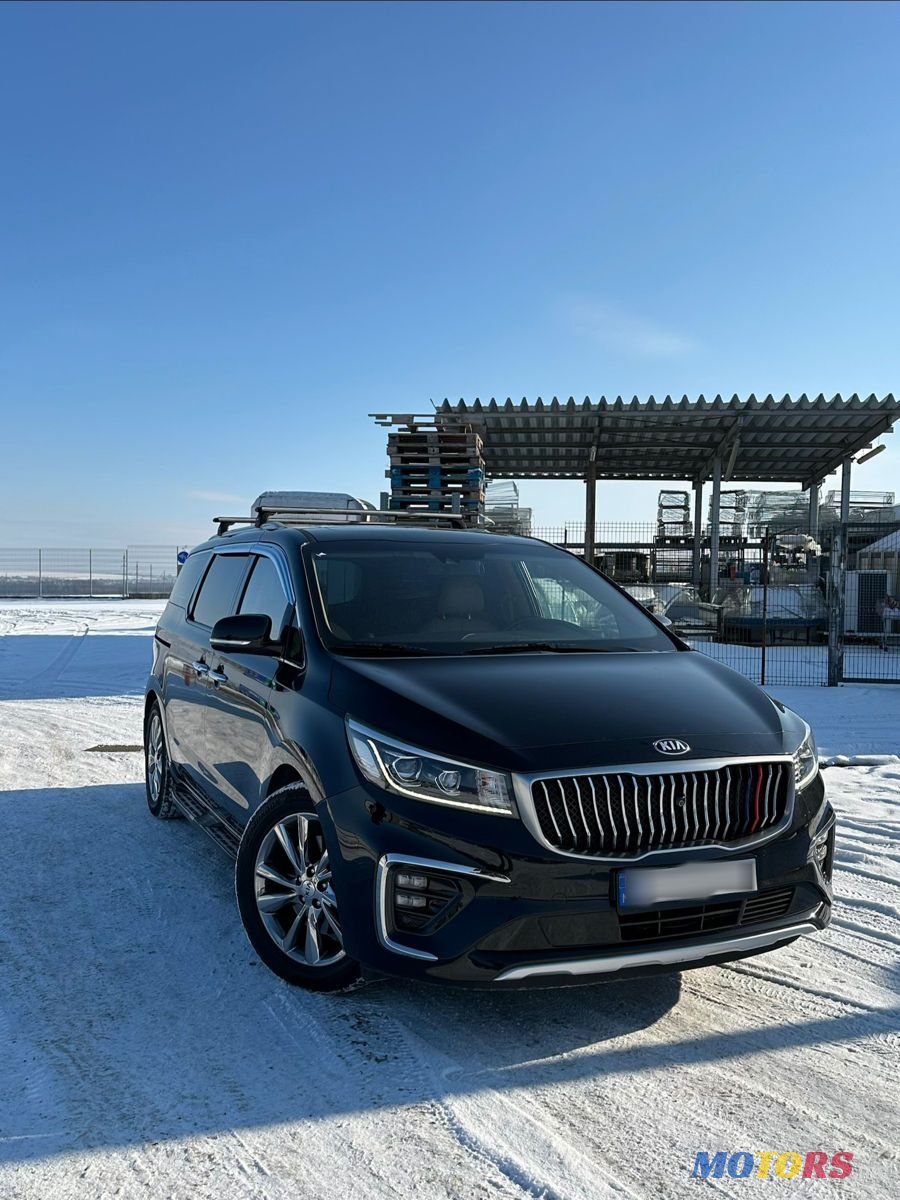 2019' Kia Carnival photo #1