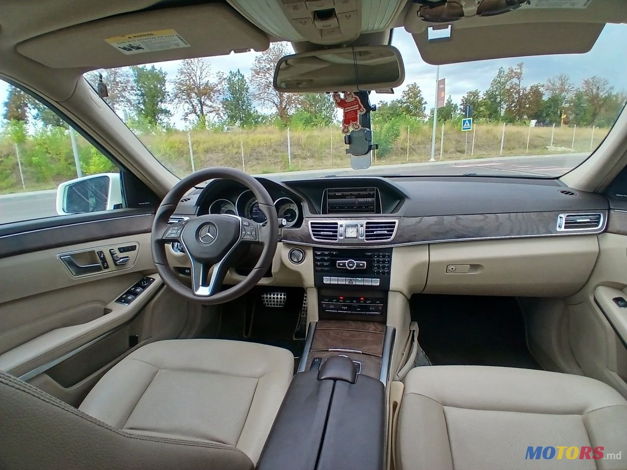 2015' Mercedes-Benz E-Class photo #6