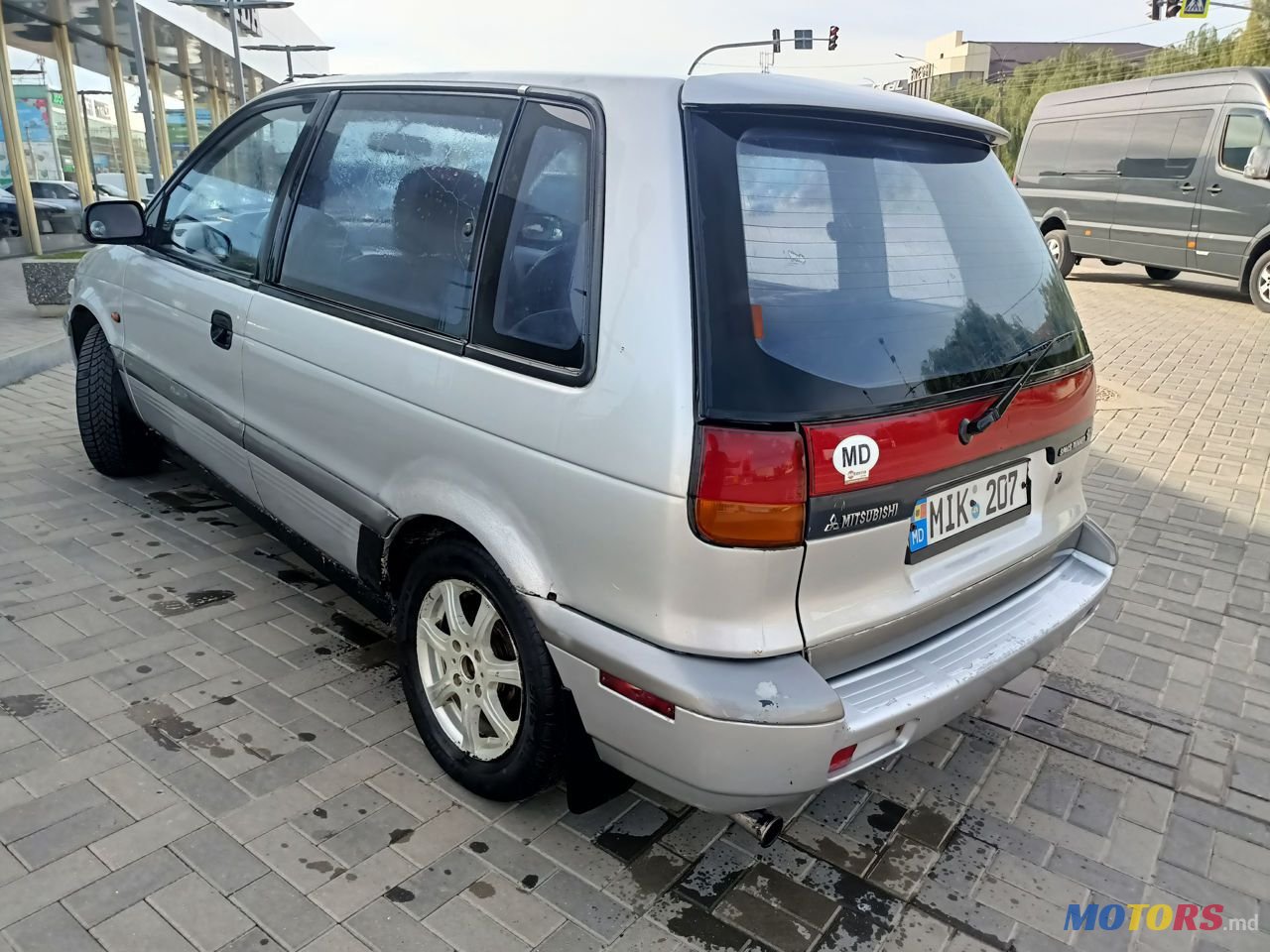 1993' Mitsubishi Space Runner photo #3