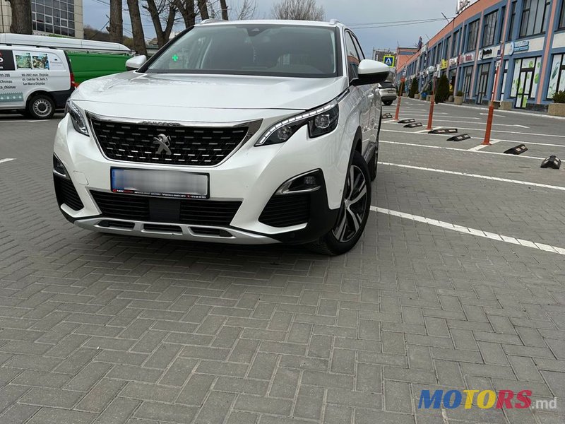 2019' Peugeot 5008 photo #2