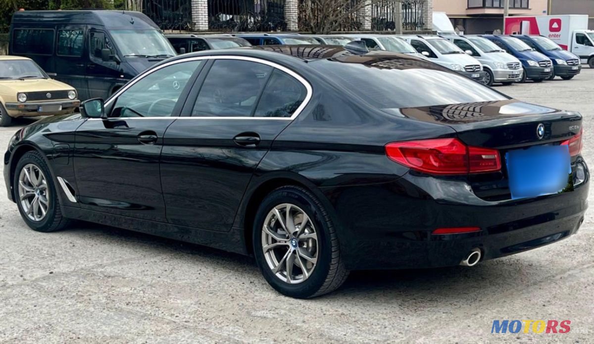2019' BMW 5 Series photo #2