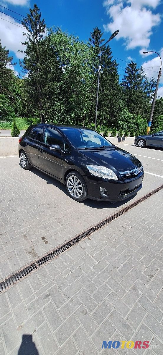 2011' Toyota Auris photo #1