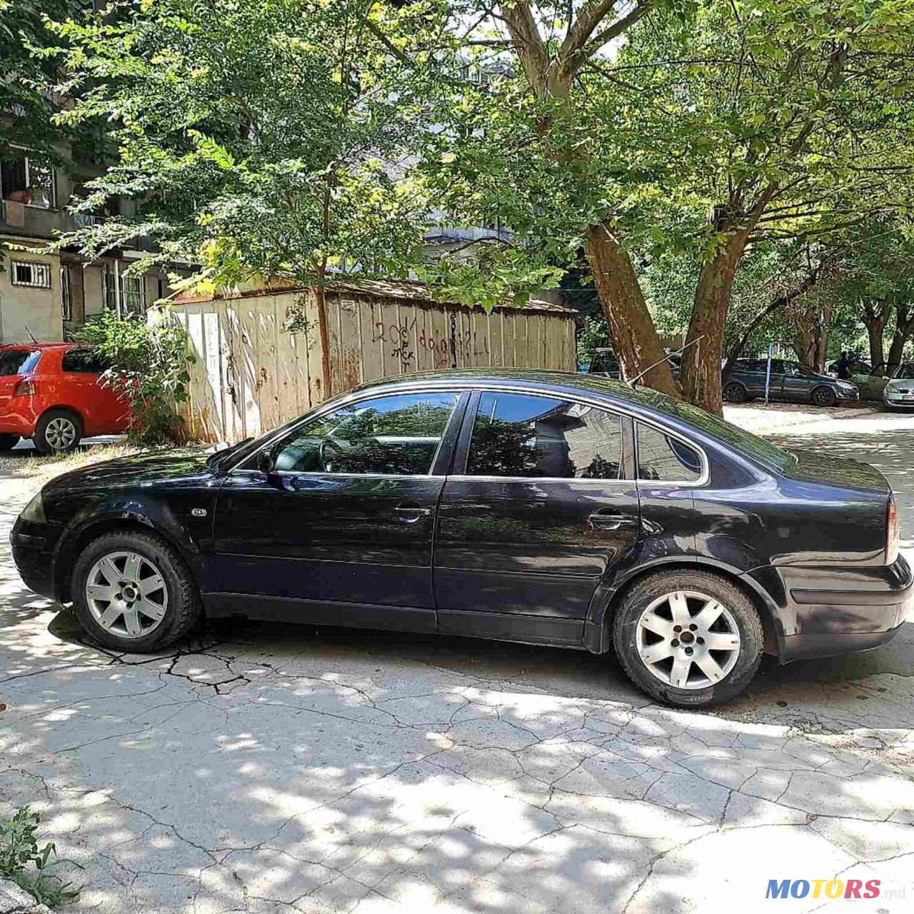 2004' Volkswagen Passat photo #1