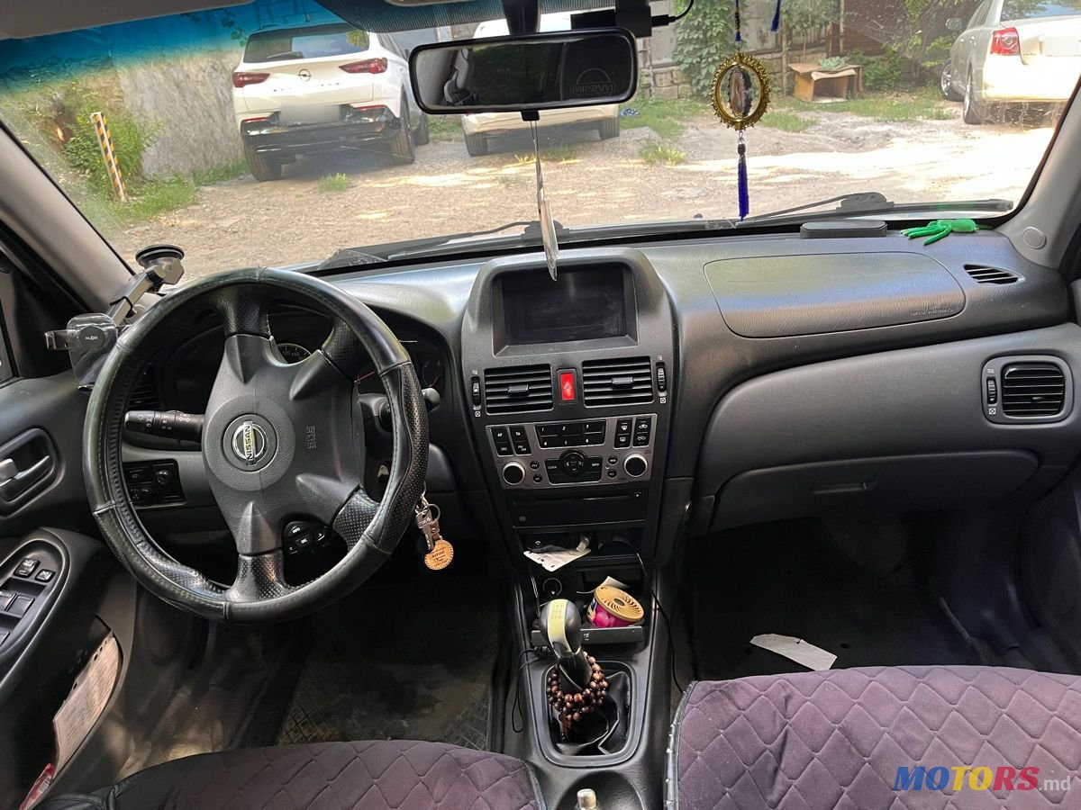 2005' Nissan Almera photo #6