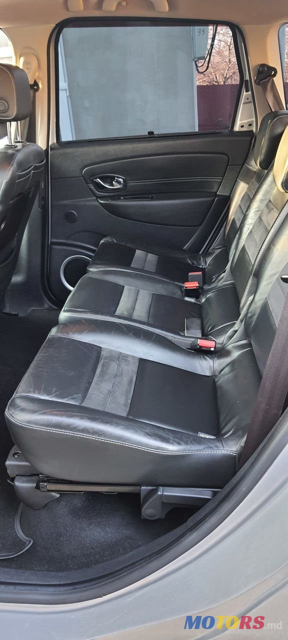 2013' Renault Grand Scenic photo #5