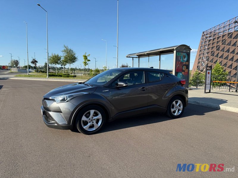 2018' Toyota C-HR photo #4