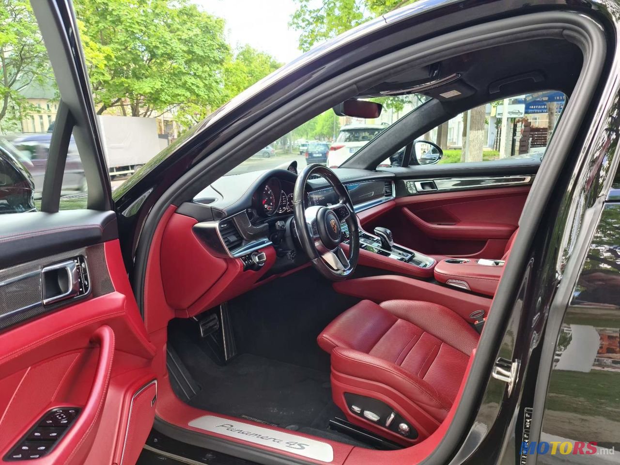 2017' Porsche Panamera photo #6