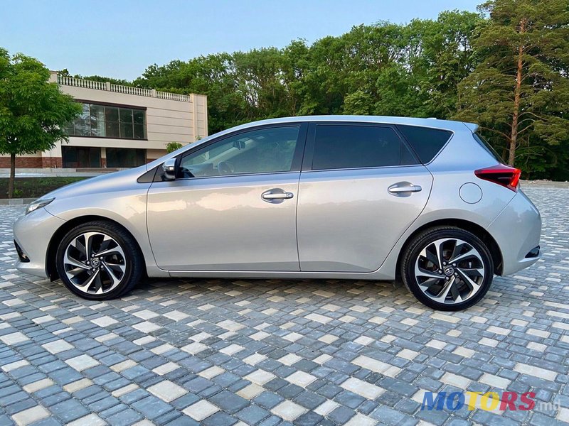 2016' Toyota Auris photo #5