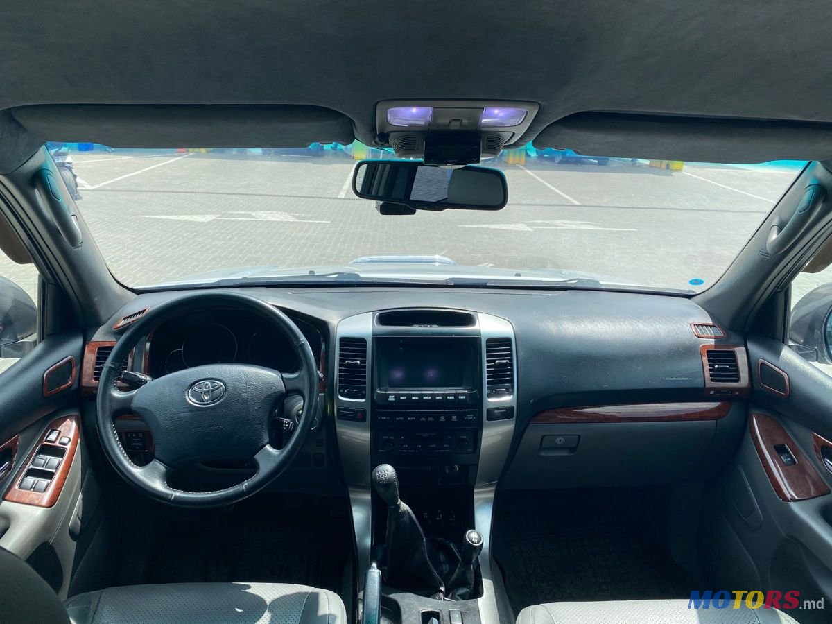 2006' Toyota Land Cruiser Prado photo #6