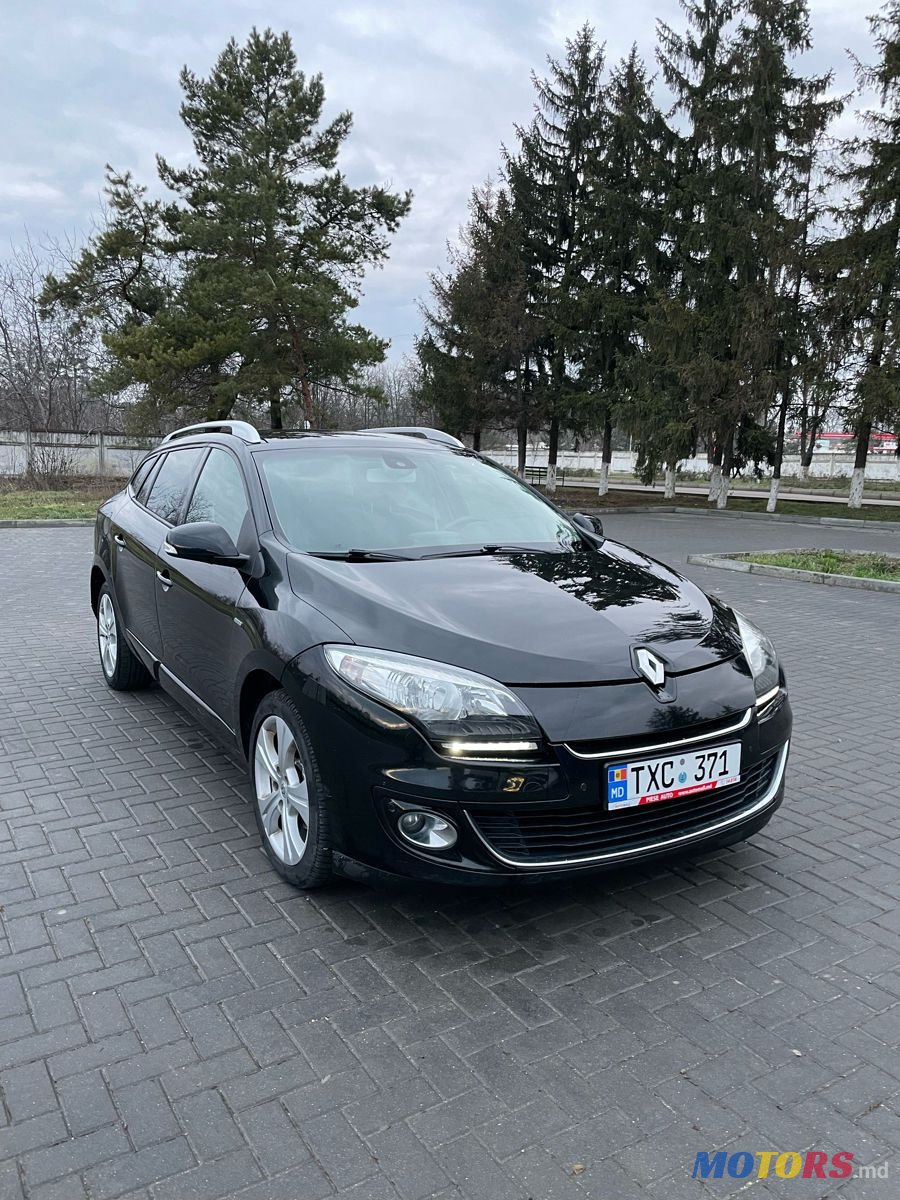 2012' Renault Megane photo #2