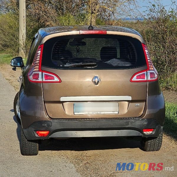 2010' Renault Scenic photo #2