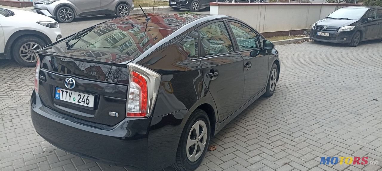 2013' Toyota Prius photo #5