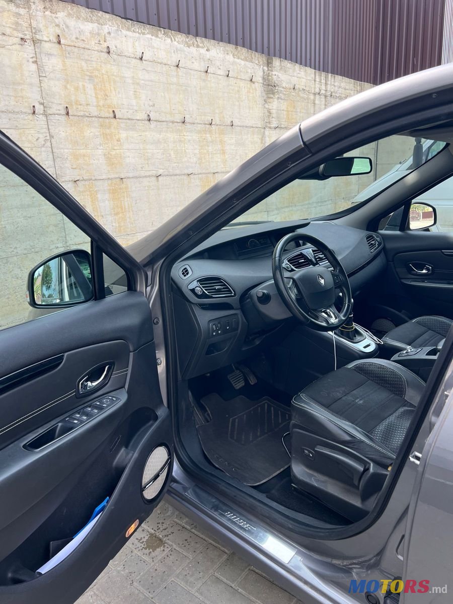 2014' Renault Scenic photo #1