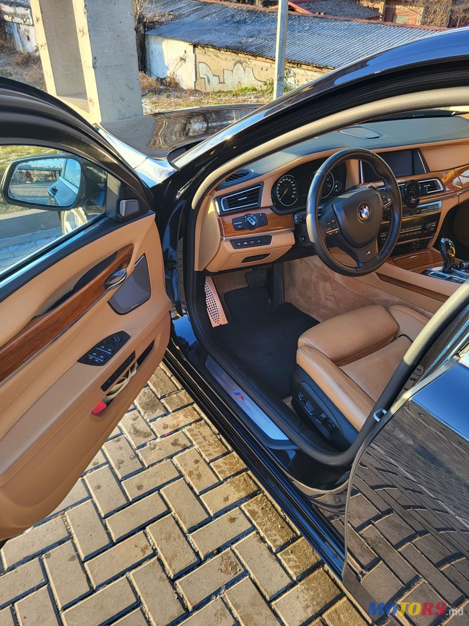 2012' BMW 7 Series photo #5