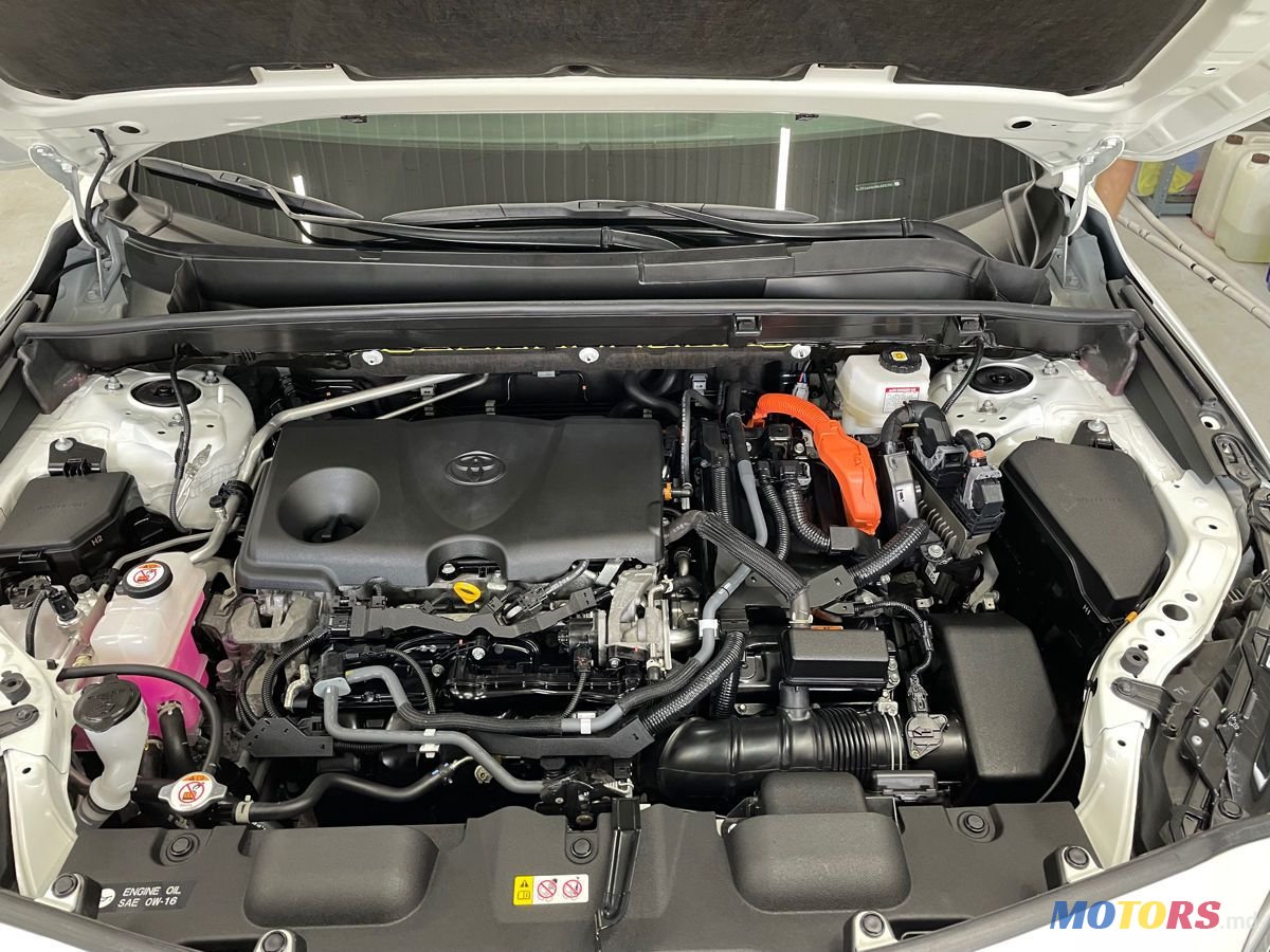 2020' Toyota RAV4 photo #3