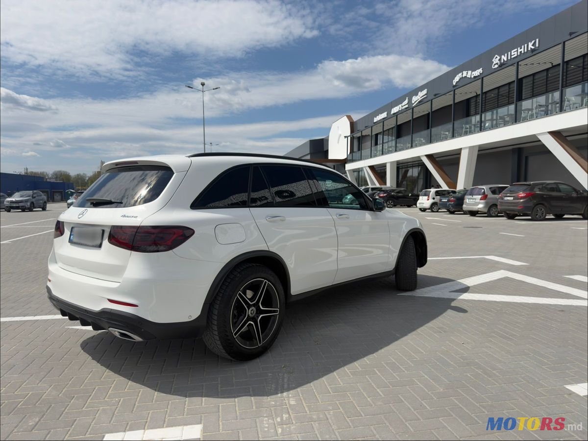 2022' Mercedes-Benz GLC photo #6